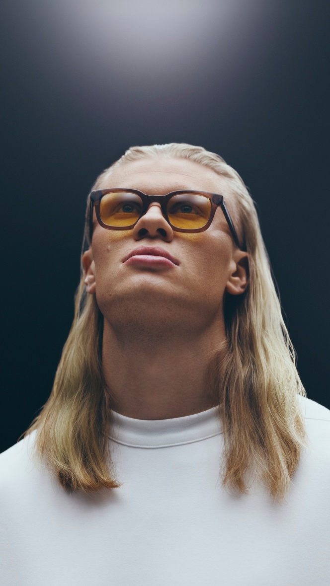 Erling Haaland i solglasögon